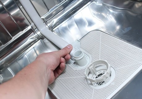 پروانه تخلیه آب علت صدای ماشین ظرفشویی